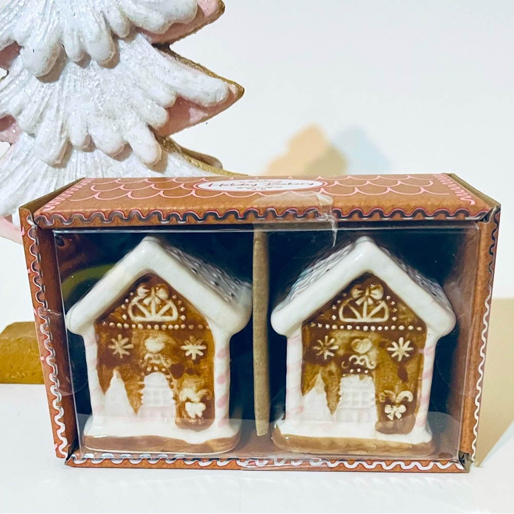 🤎Gingerbread House Salt & Pepper